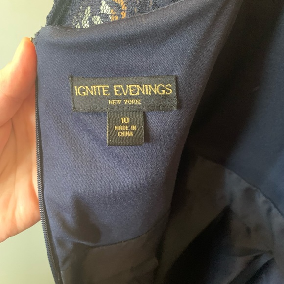 Modest Vintage Style Prom Dress, size 10 - Picture 5 of 8